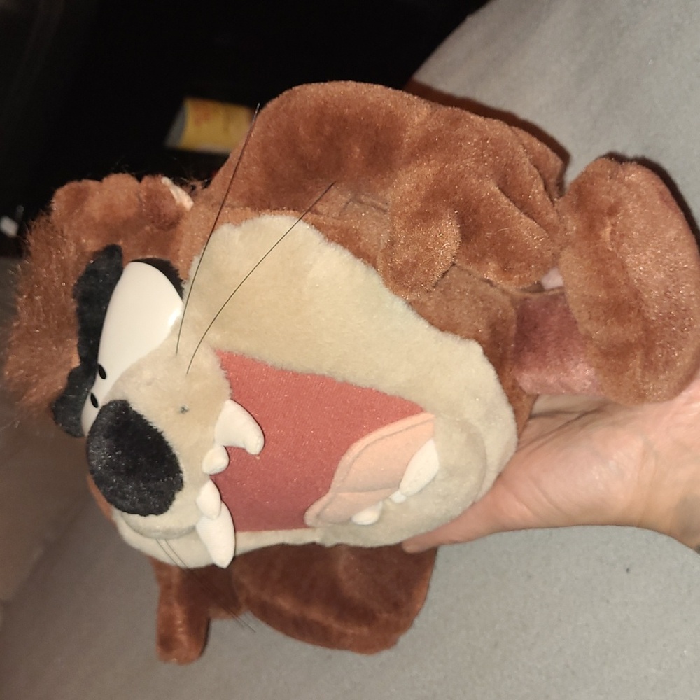 Looney Tunes Tornado Taz Snarl and Spin Tazmanian Devil Soft Plush Toy